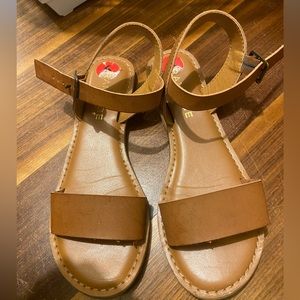 NWOT Rampage Tan Sandals